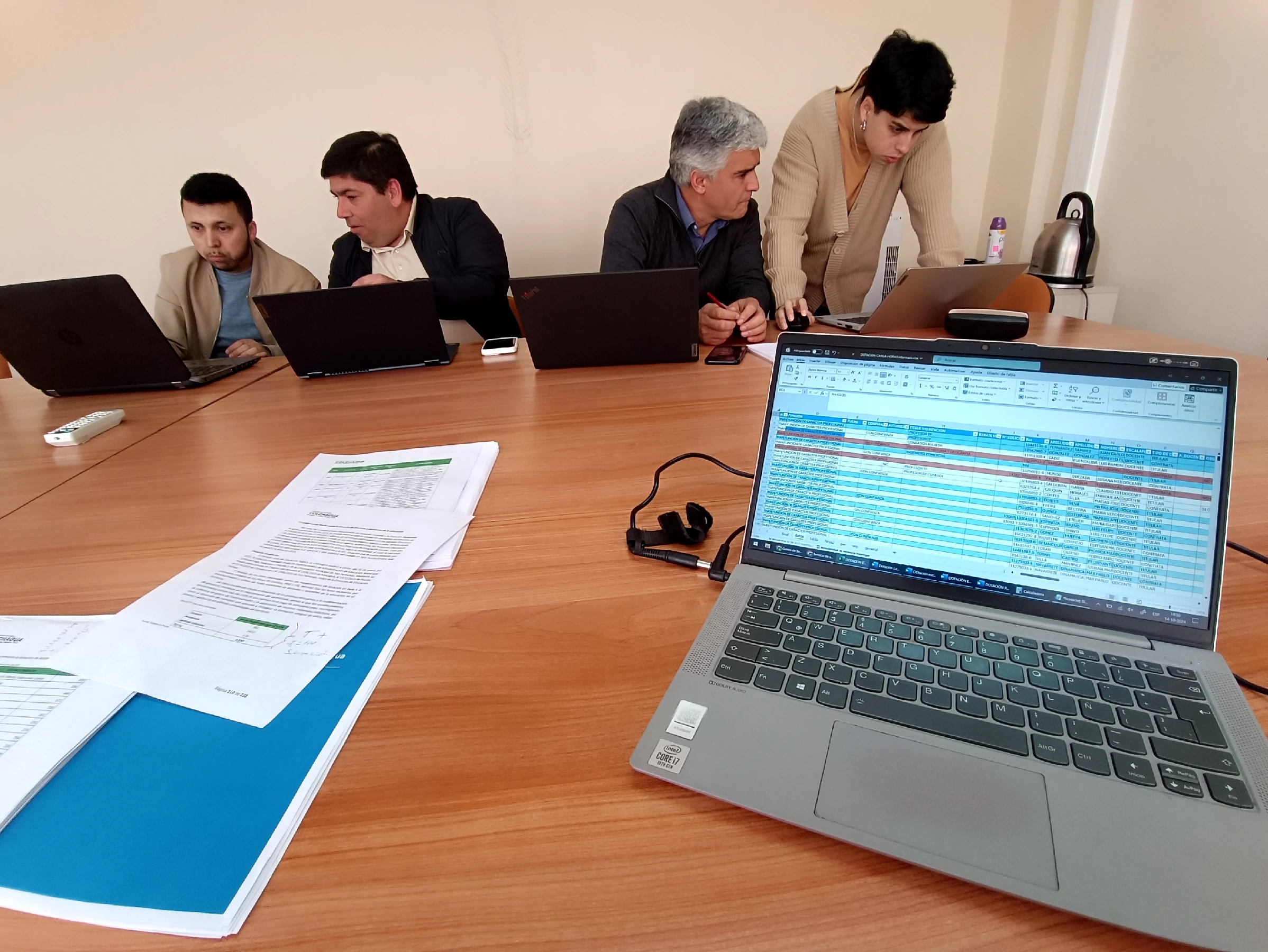 Reunión de trabajo colaborativo